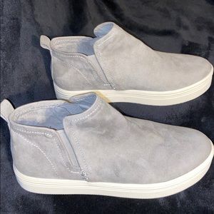 NWT DV by Dolce Vita slip on gray suede size 8.5